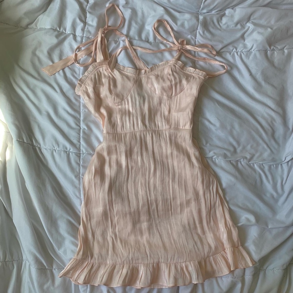 adorable forever21 pink dress with ribbon straps